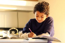 Crear el hábito de estudio en los niños.